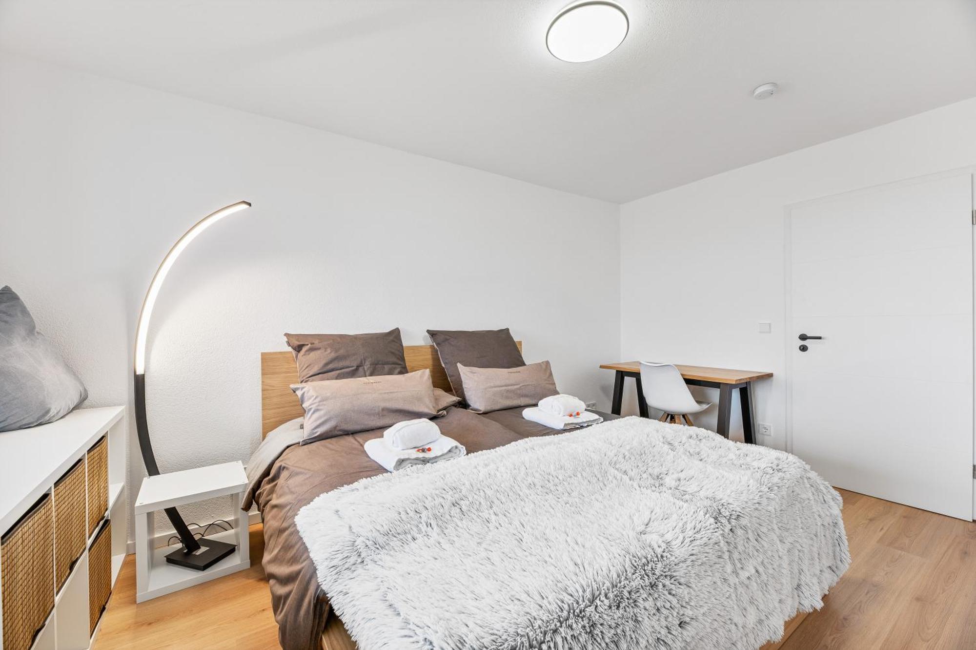 Neu: Stylische Suite Mit Ausblick ซินเดลฟิงเงน ภายนอก รูปภาพ